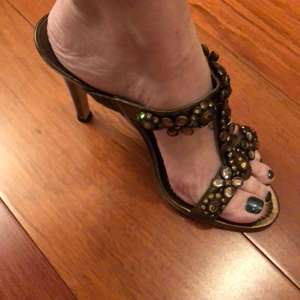 SALE❤️ manolo blahnik jeweled heel.